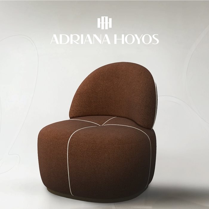 ADRIANA HOYOS